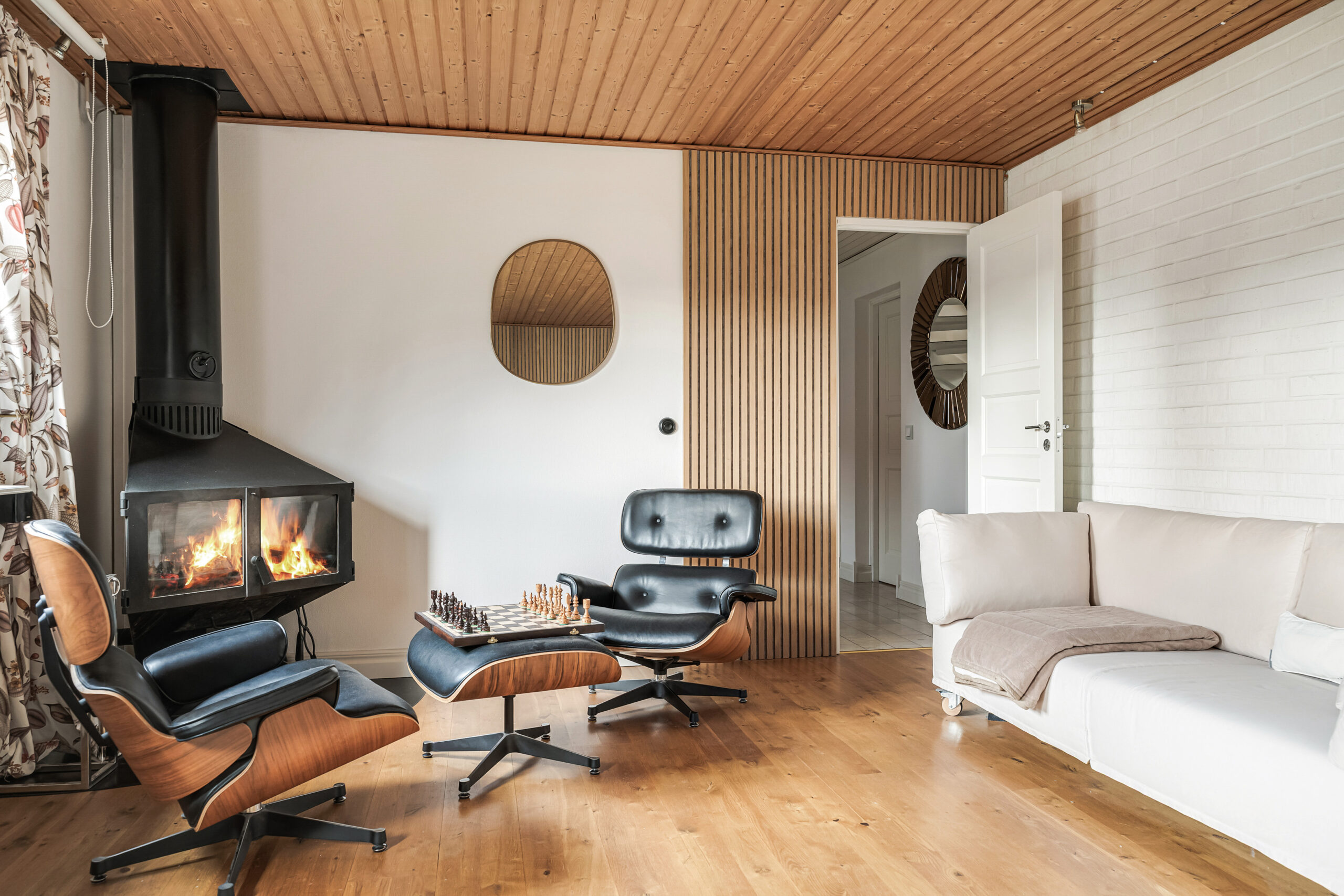 Kaminzimmer und Schlafzimmer